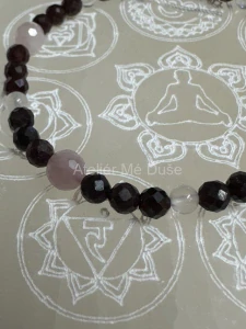 Náramek granát, růženín, křišťál