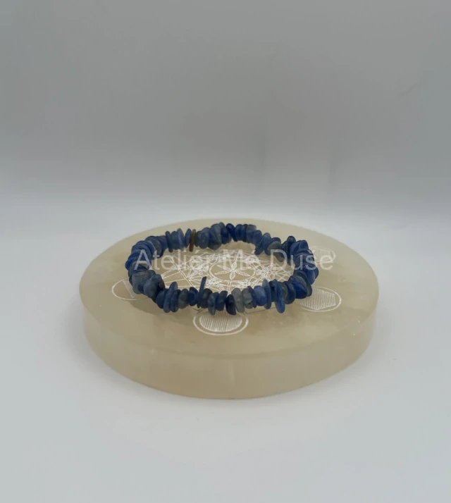 Náramek z přírodního sekaného kyanitu