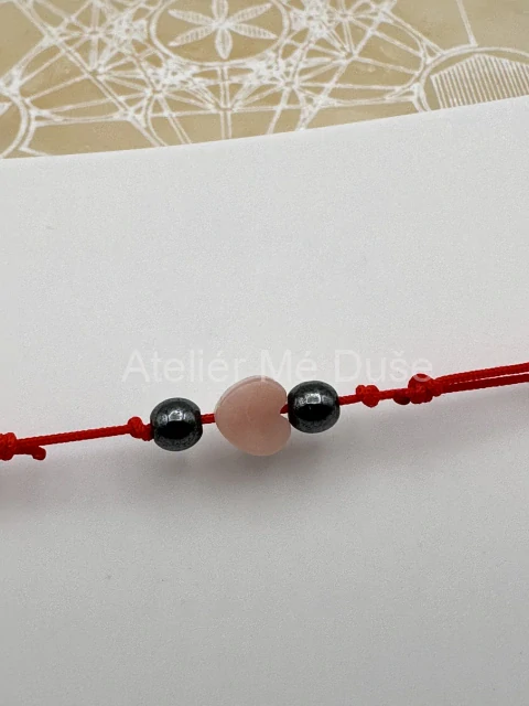 Šńůrkový náramek s růženínem a hematitem