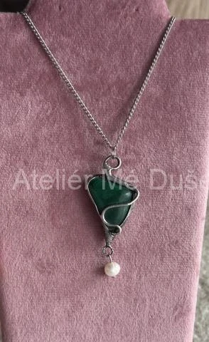 Malachit s přírodní perlou