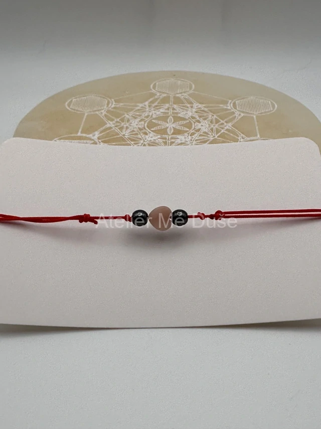 Šńůrkový náramek s růženínem a hematitem