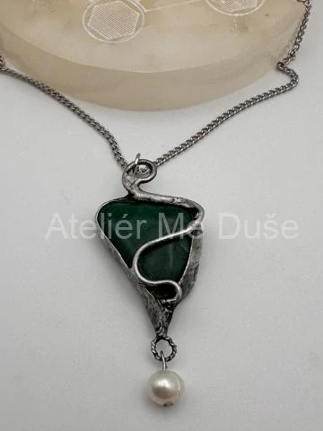 Malachit s přírodní perlou