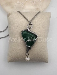 Malachit s přírodní perlou