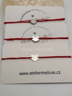 Náramek se stříbrným srdíčkem