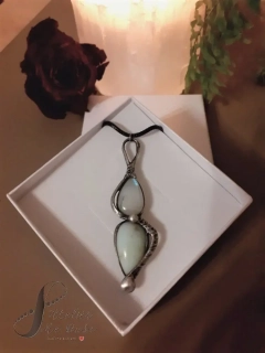  Měsíční kámen s chryzoprasem